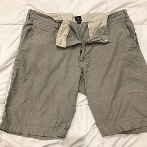 Men’s shorts Sz 35 Gap
